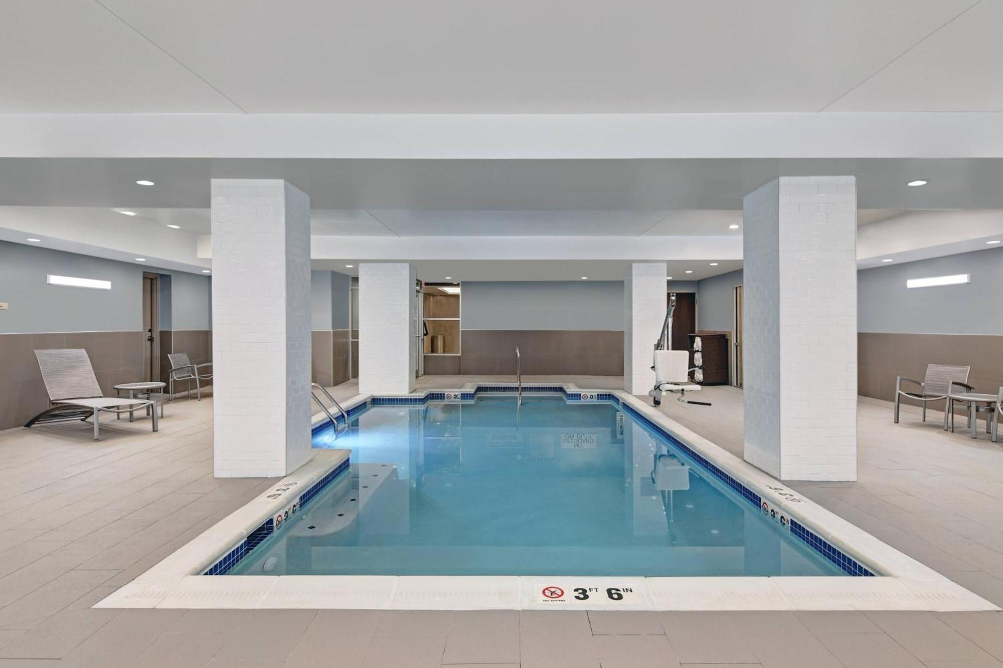 Towneplace Suites By Marriott Cincinnati Downtown Екстериор снимка